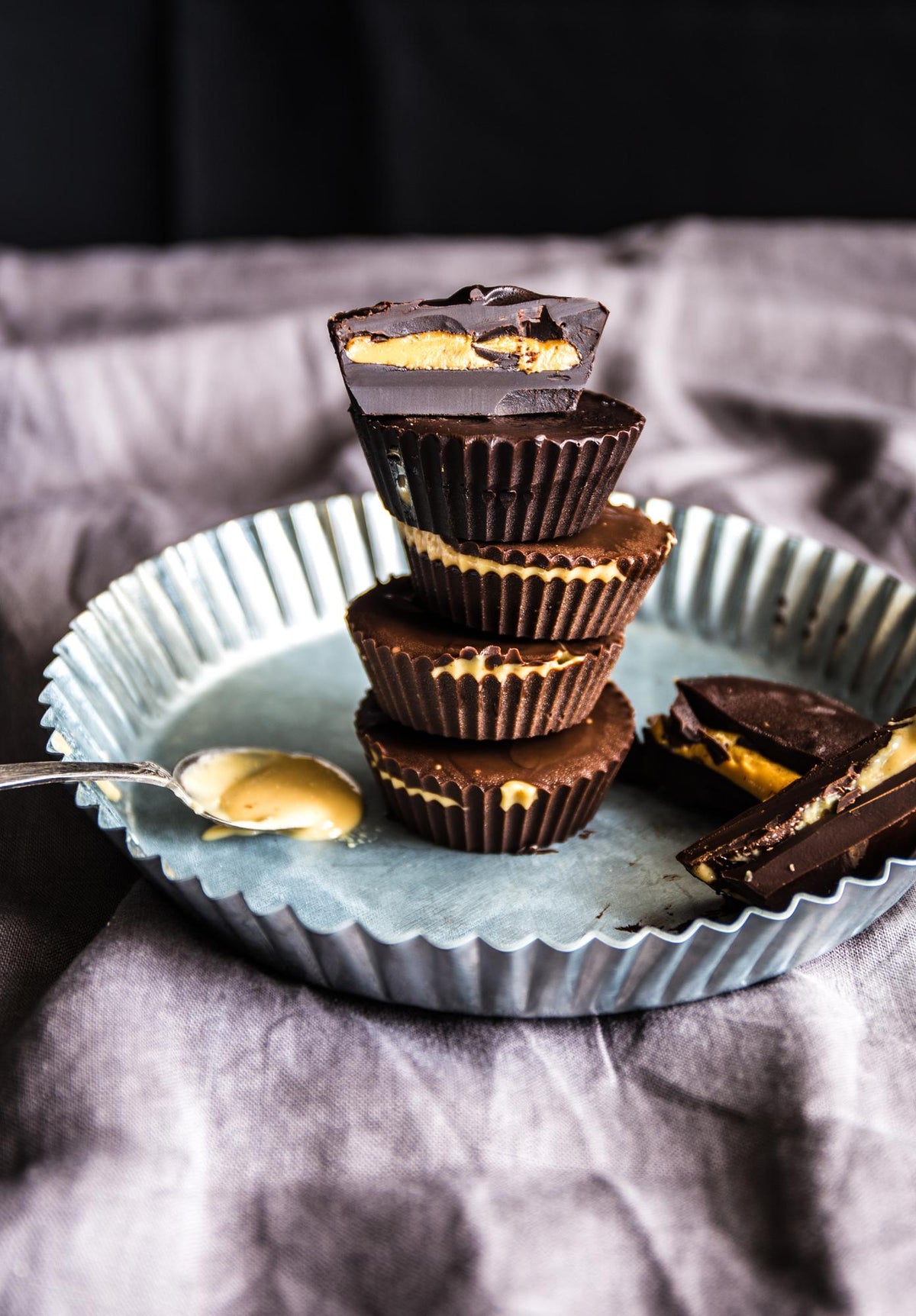 Cestini di arachidi con cioccolato