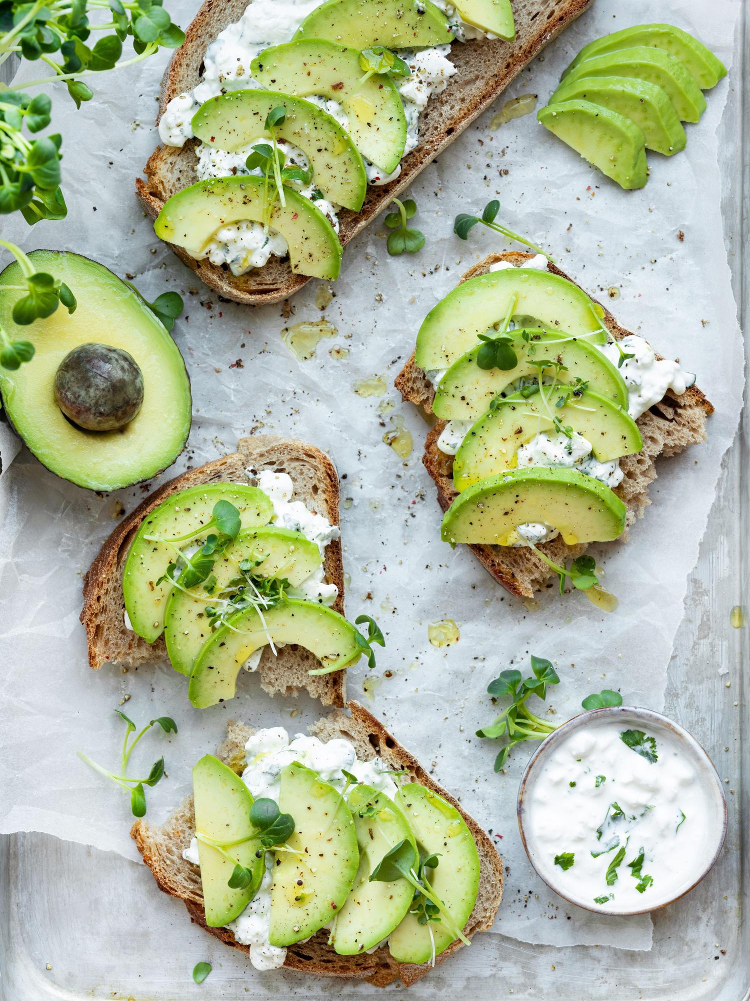 Crema spalmabile all'avocado con coriandolo