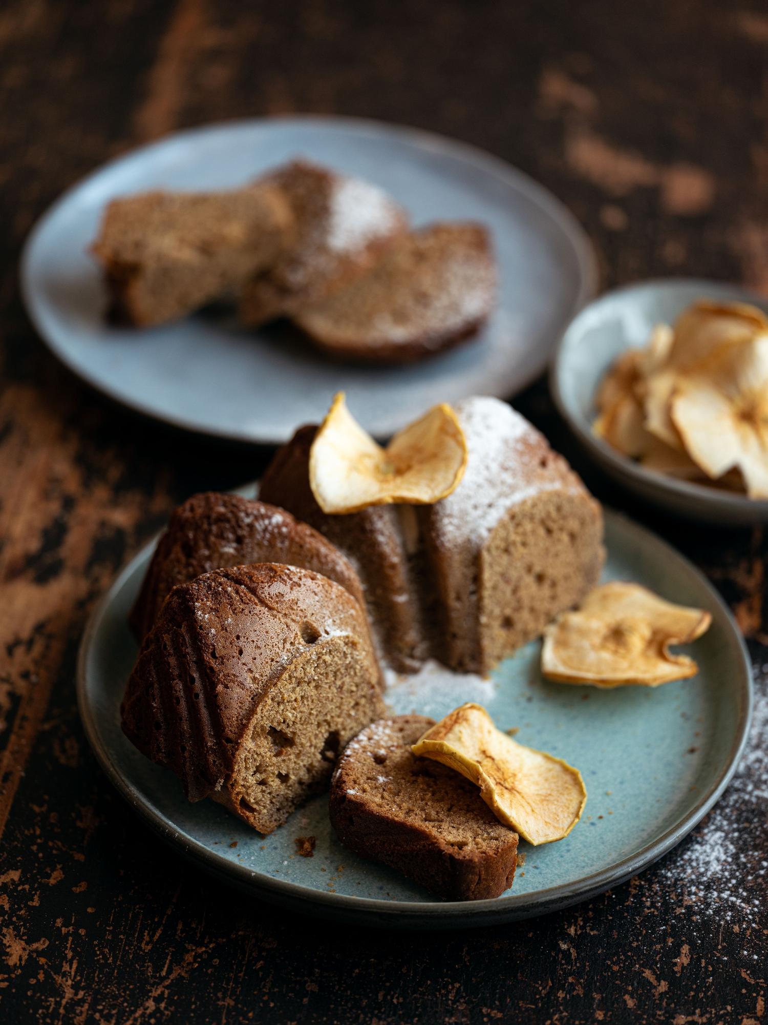 Ciambella con noci e mele