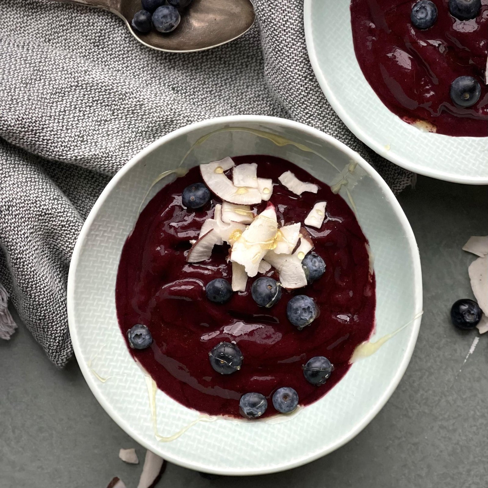 Gelato alla banana con acai e mirtilli