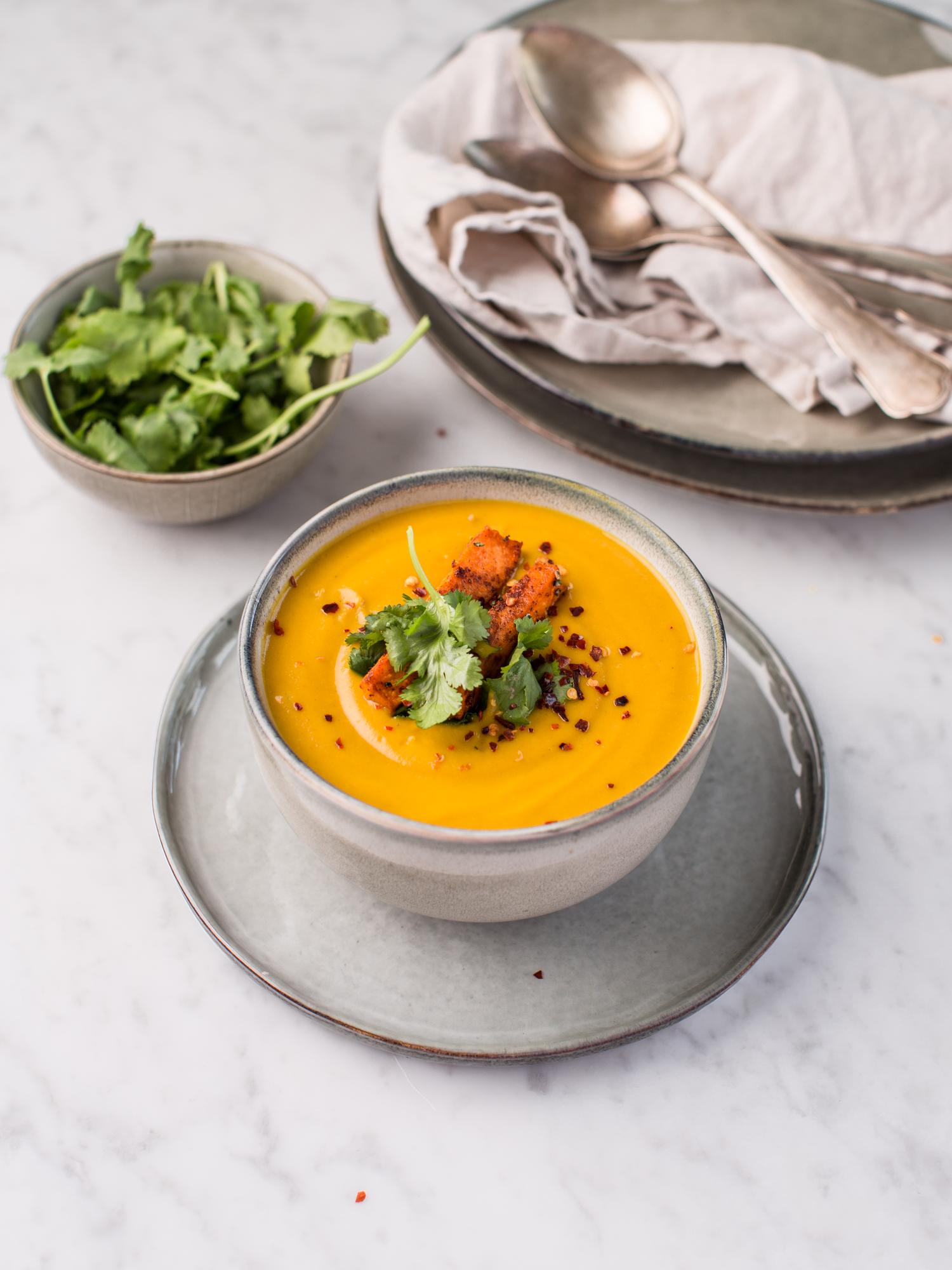 Zuppa di patate dolci al curry