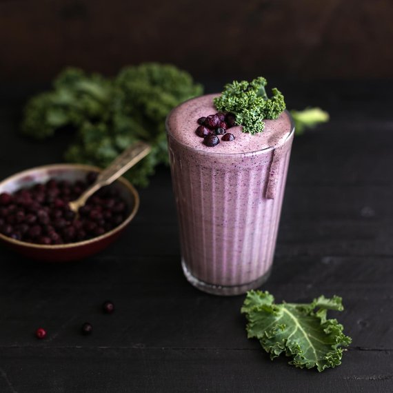 Smoothie ai mirtilli con cavolo riccio