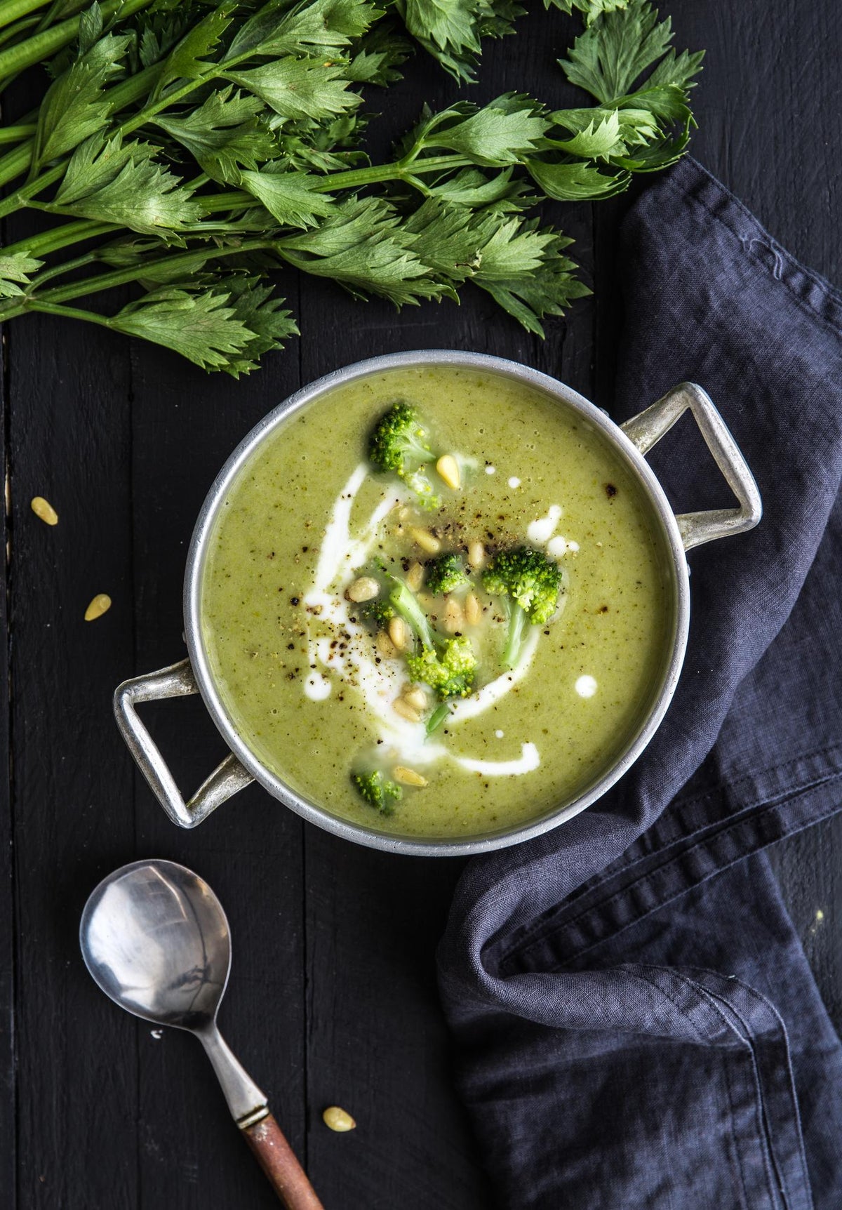 Zuppa di broccoli con sedano