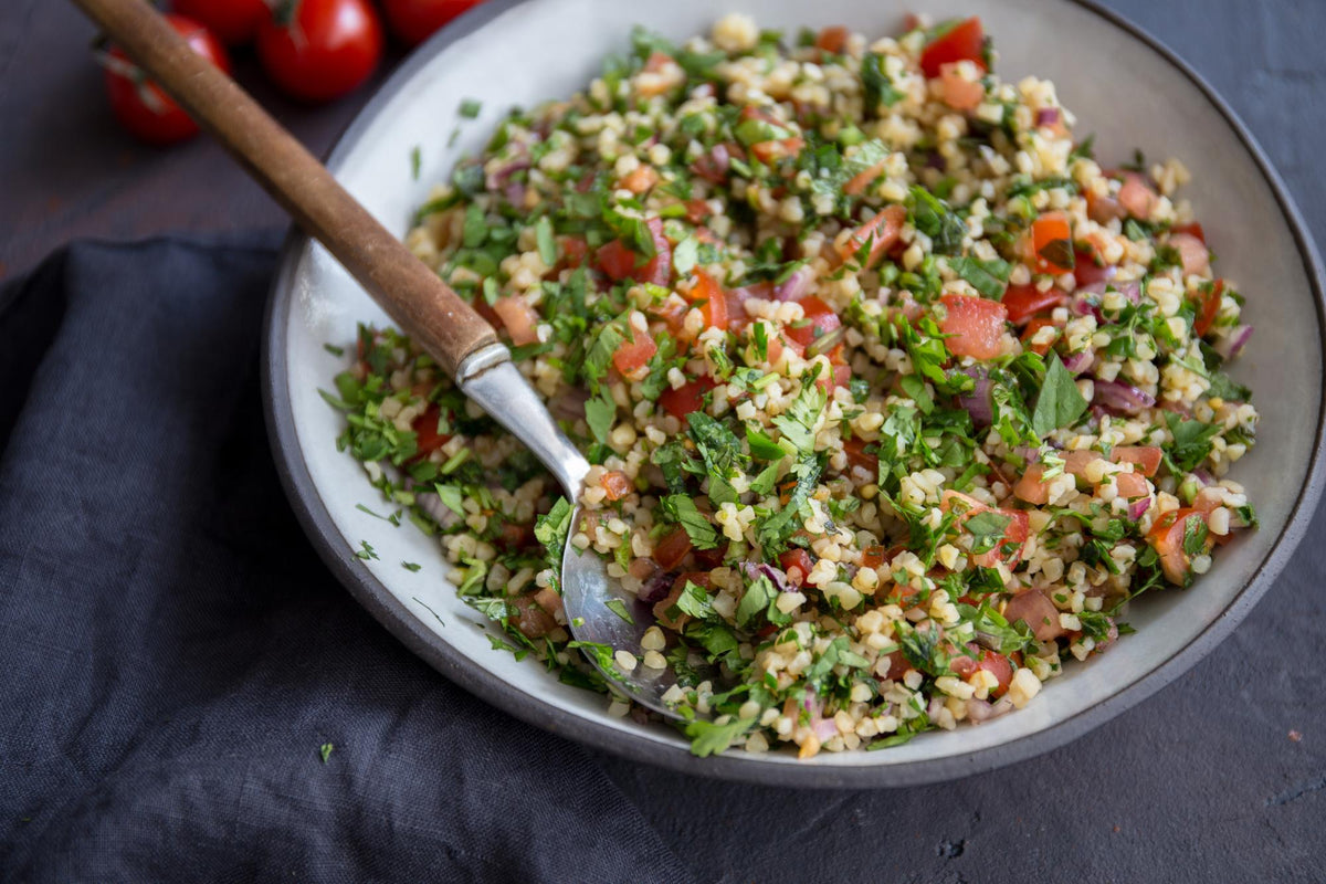 Insalata di bulgur con prezzemolo e pomodori