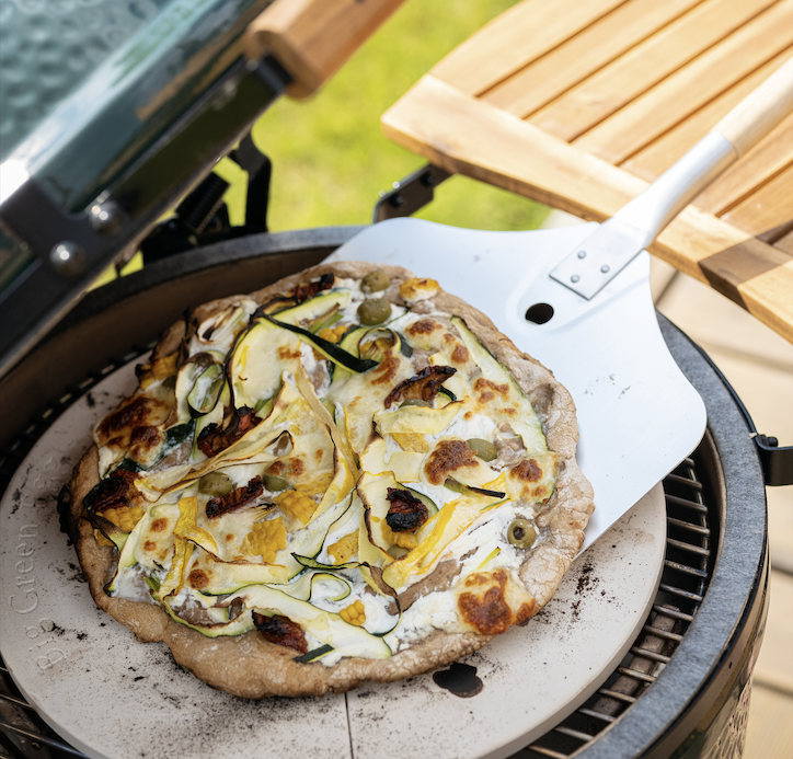 Pizza integrale con ricotta e zucchine