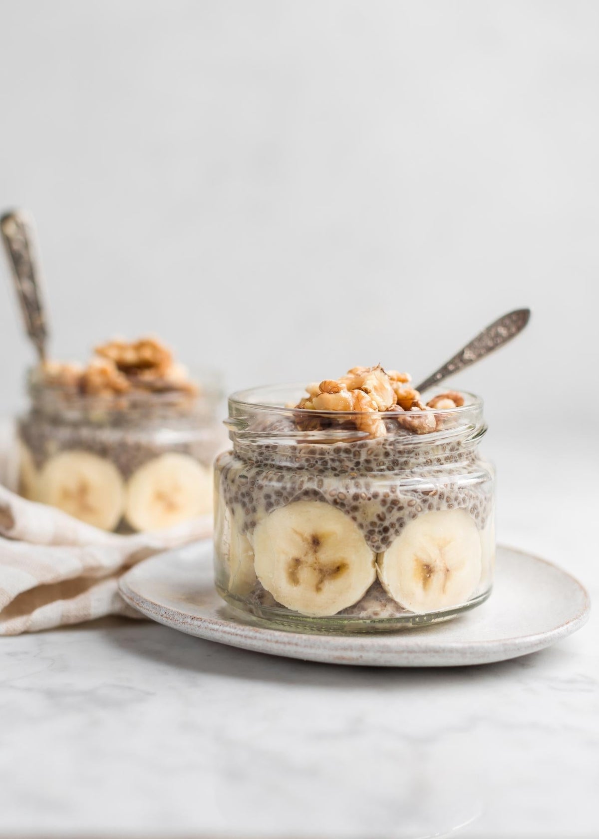 Pudding di chia con banana e noci