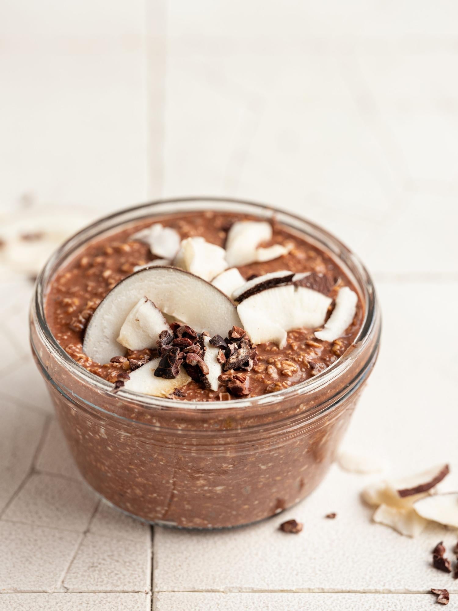 Fiocchi d'avena al cioccolato e cocco per la notte