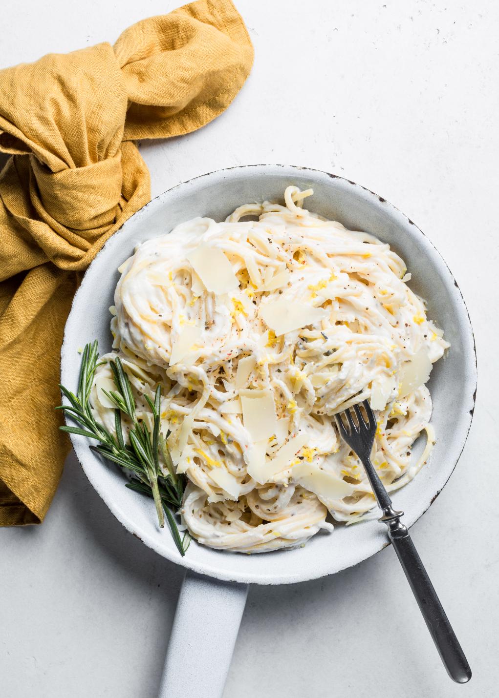 Pasta cremosa al limone e rosmarino