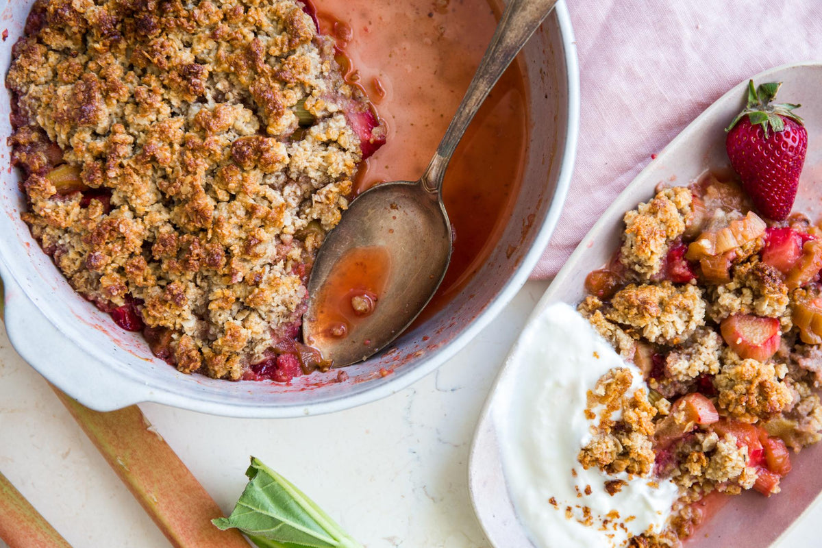 Crumble di rabarbaro e fragole