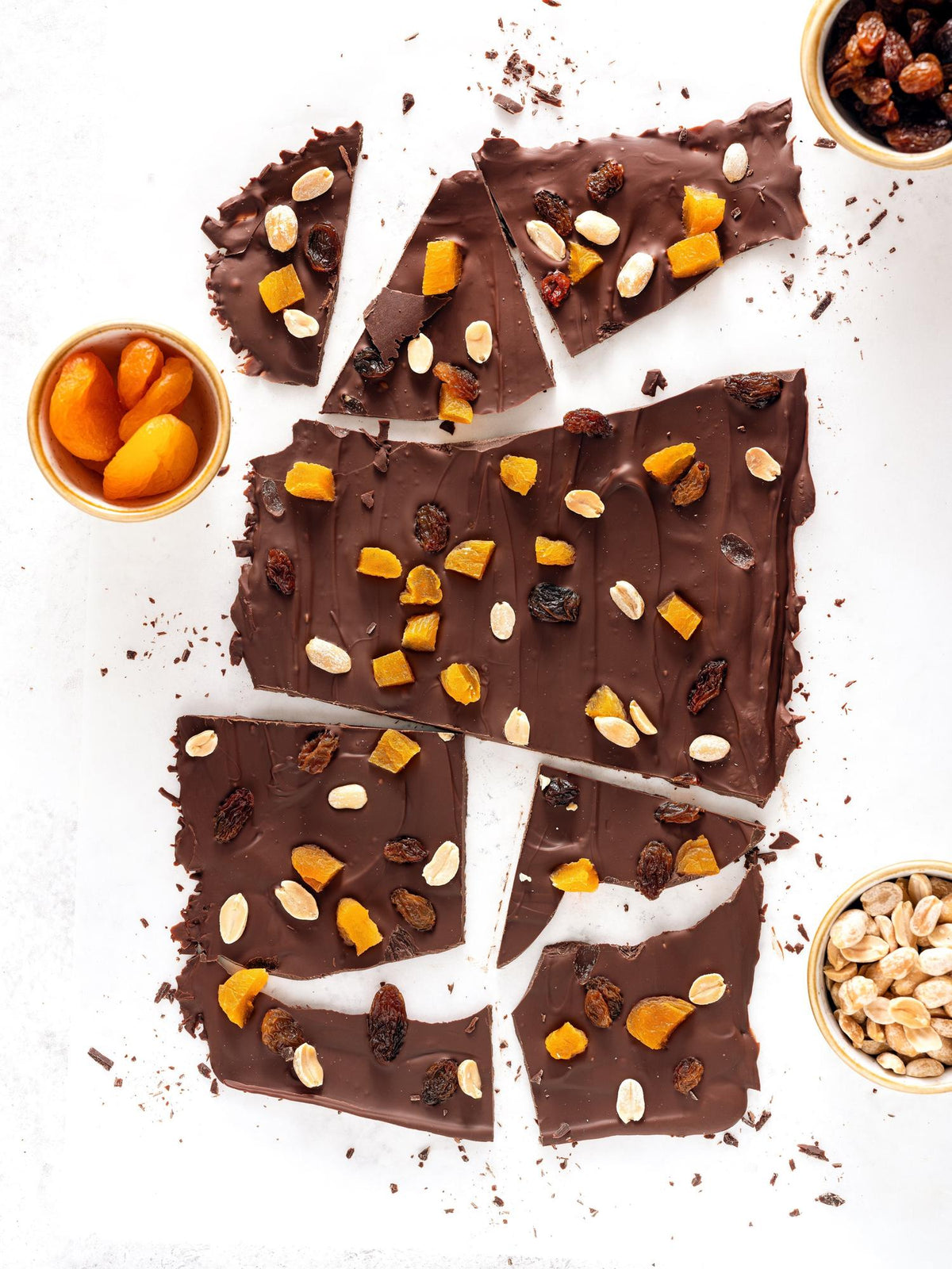 Cioccolato fatto in casa con frutta secca