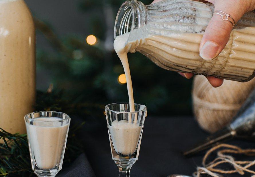 Advocaat fatto in casa con latte di cocco