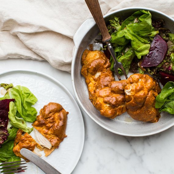Cotolette di pollo alle arachidi con insalata