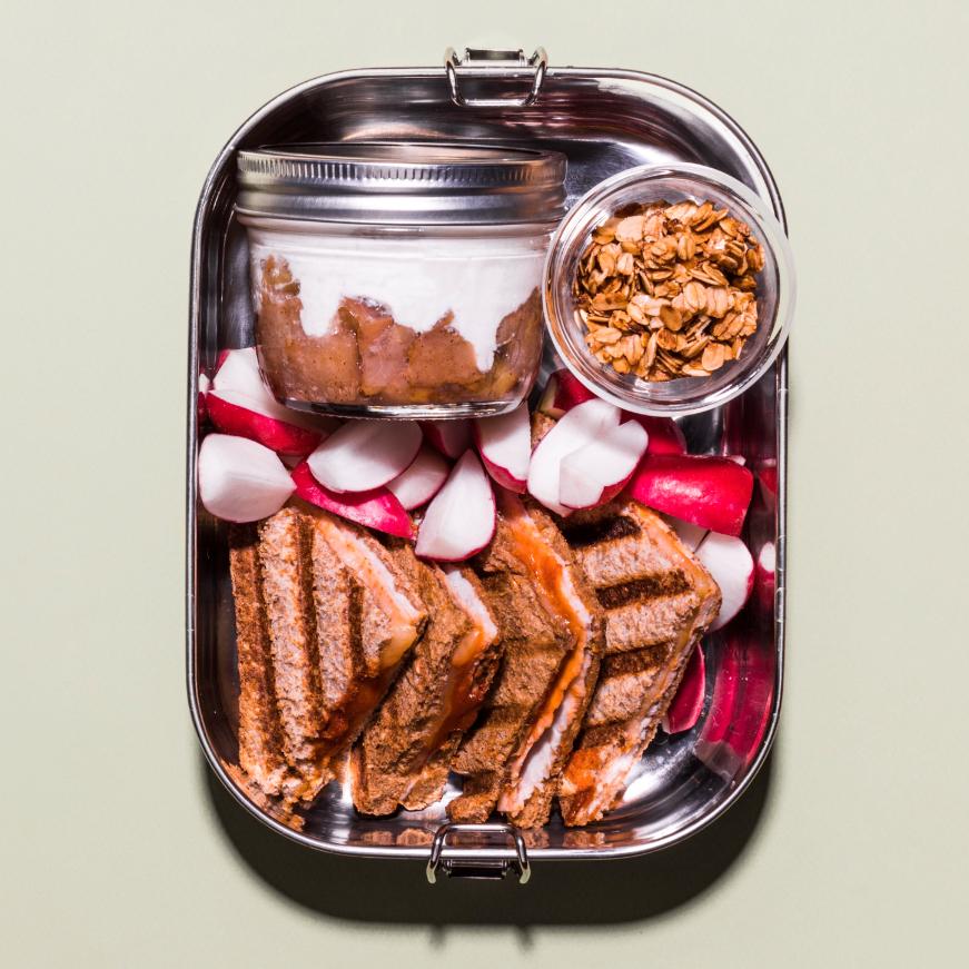Yogurt alla contadina con granola