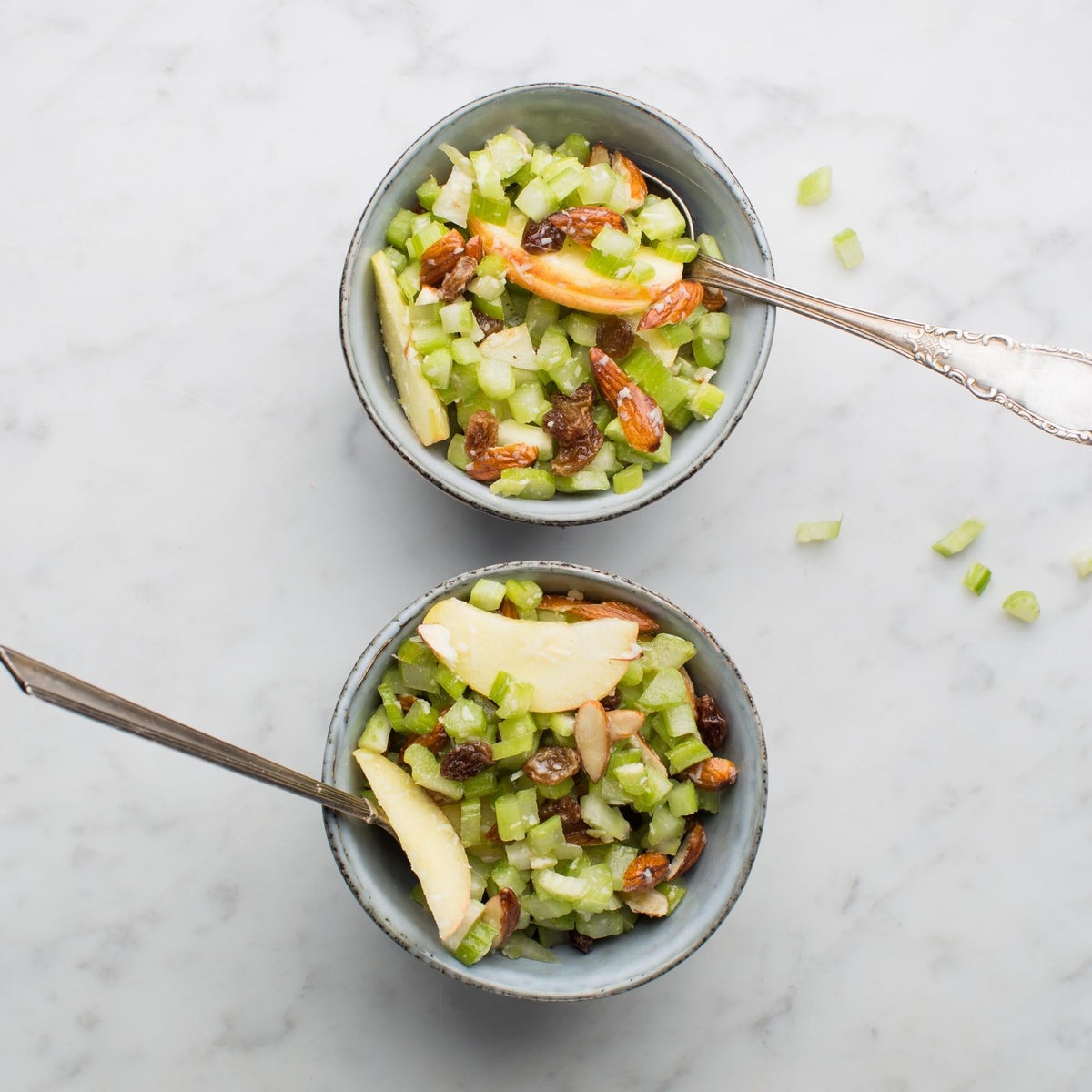 Insalata primaverile con sedano rapa