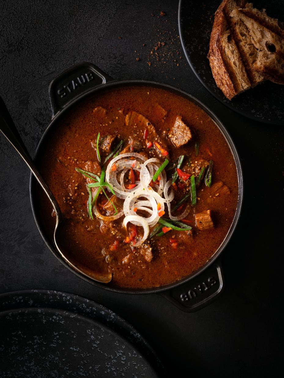 Gulasch con pane