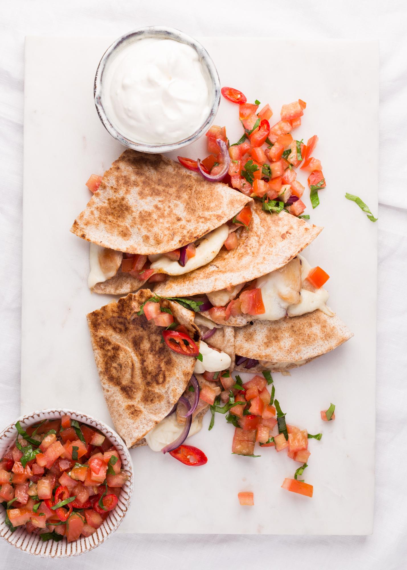 Quesadillas di pollo con mozzarella