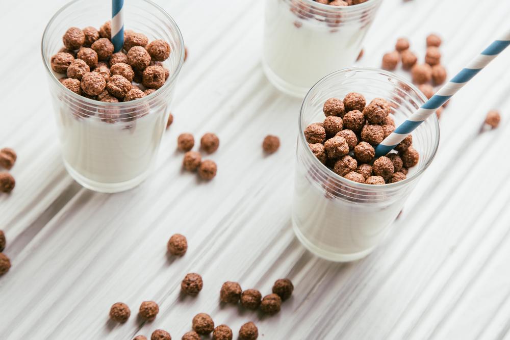 Palline d'avena nel latte
