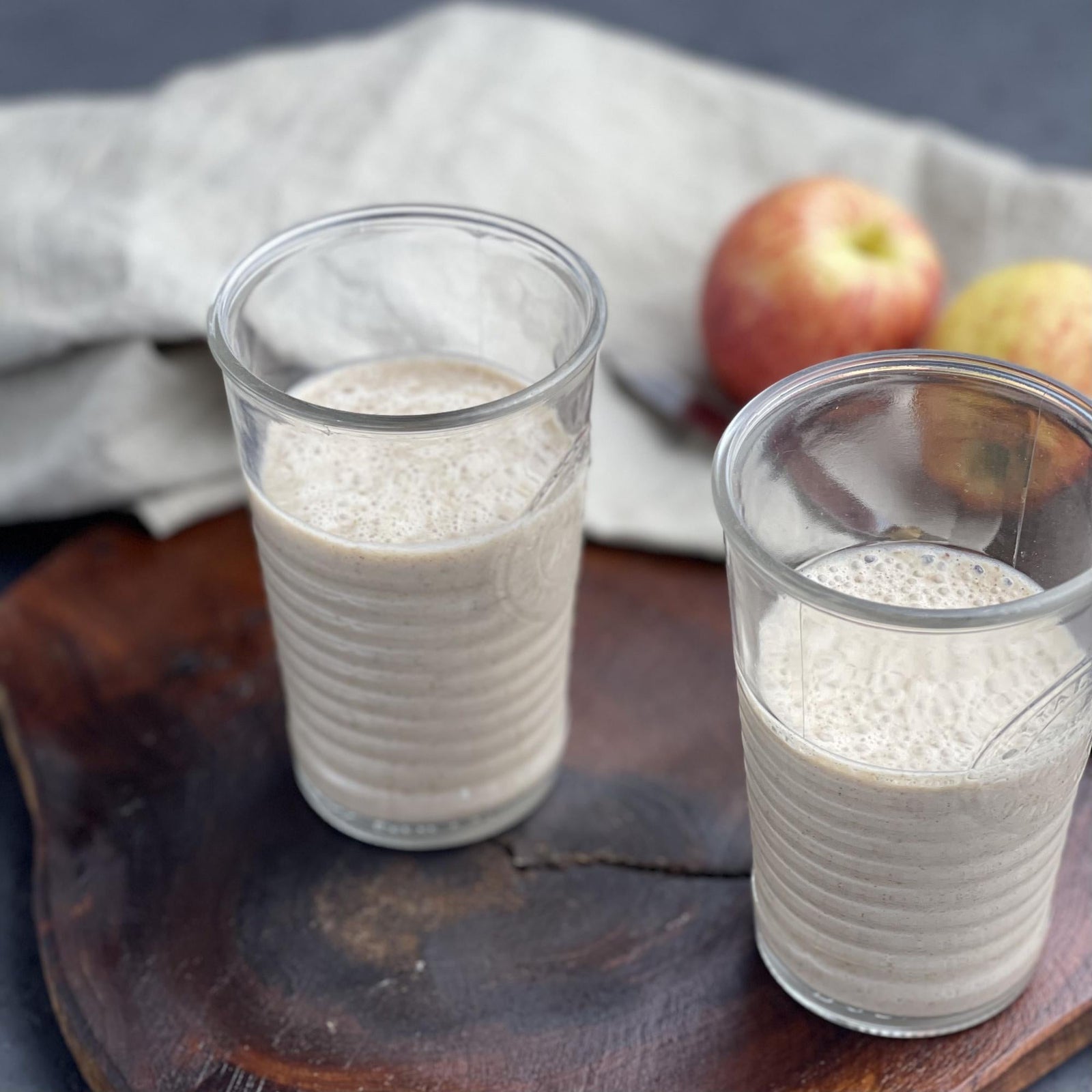 Shake di bevanda d'avena con mela