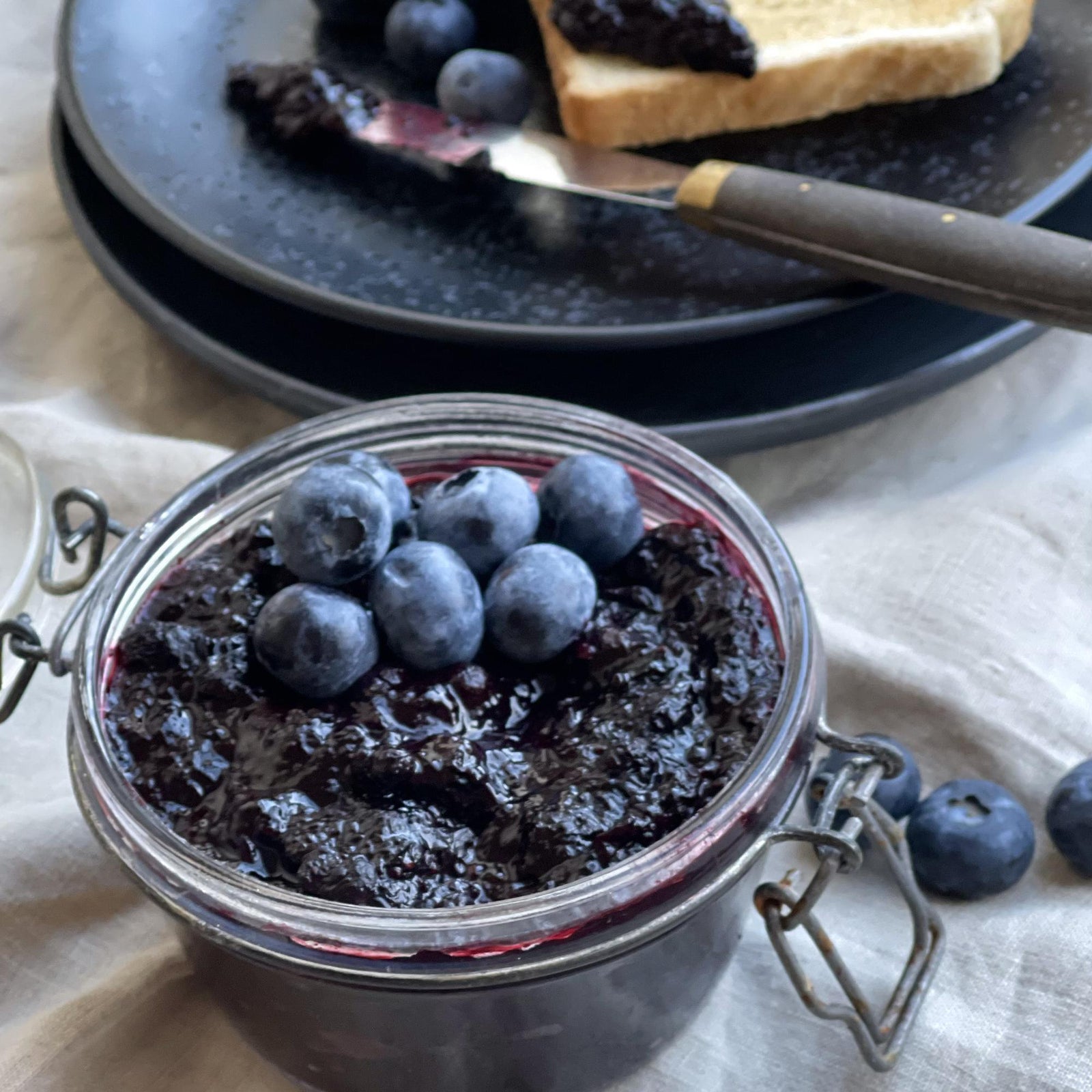 Marmellata di mirtilli fatta in casa con chia – ricetta base