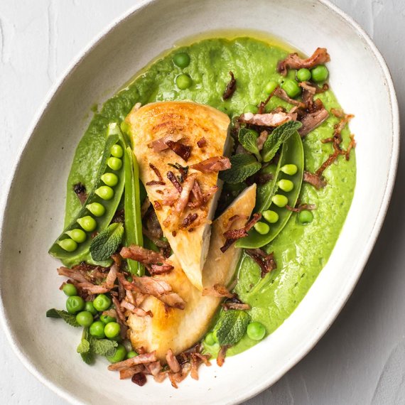 Pollo con purè di piselli alla menta