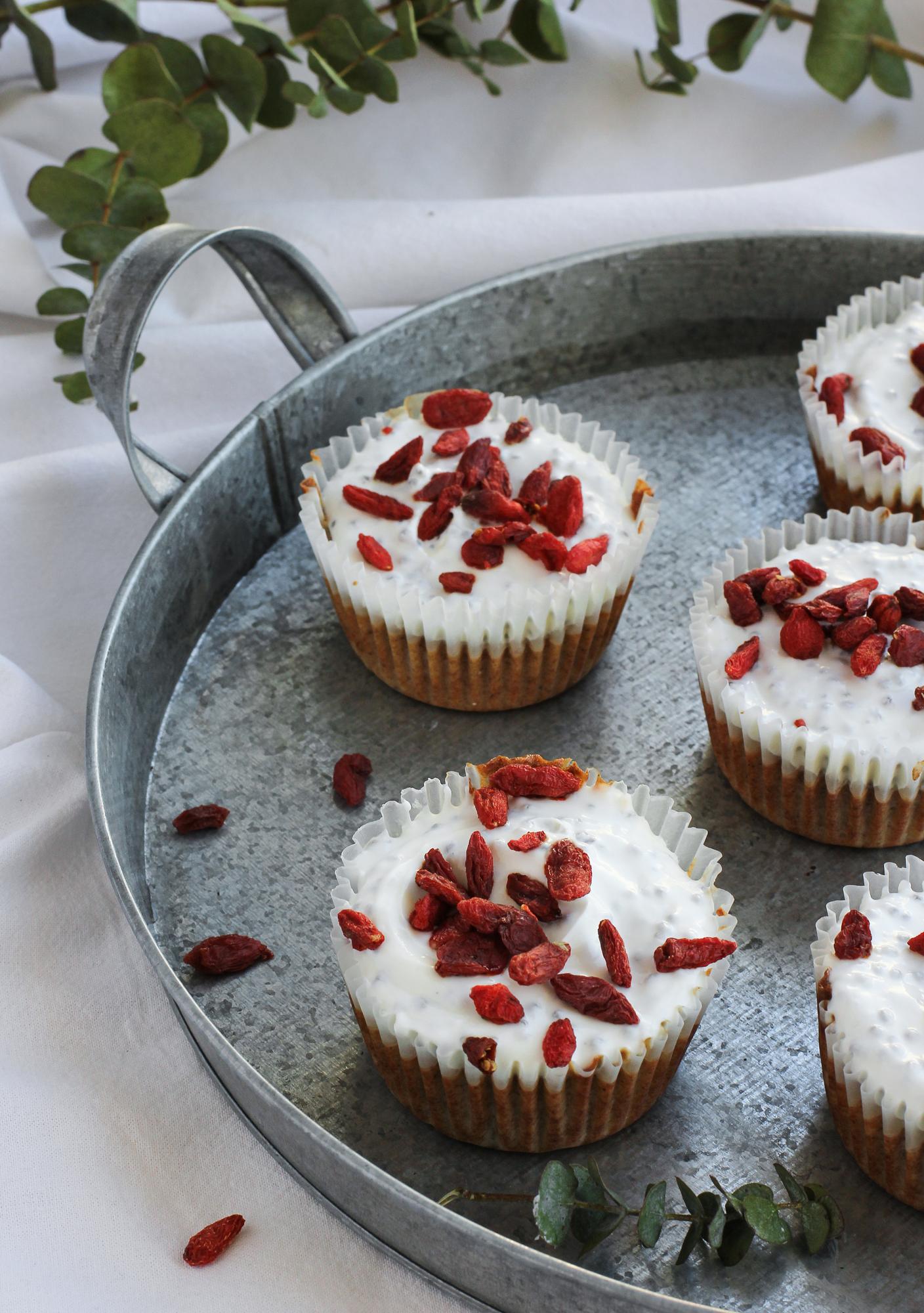 Muffin alle carote con glassa allo yogurt