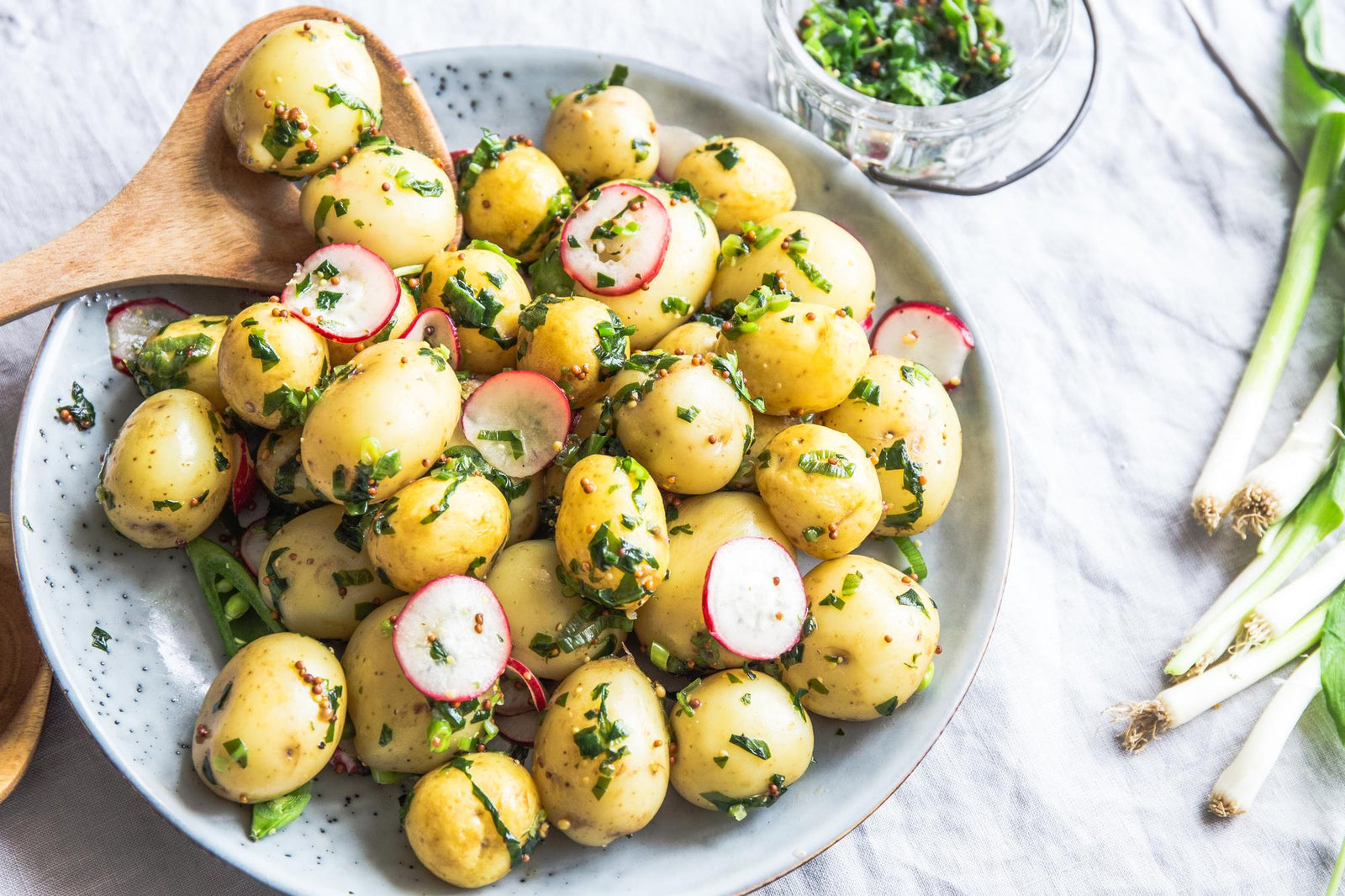Insalata di patate con aglio orsino