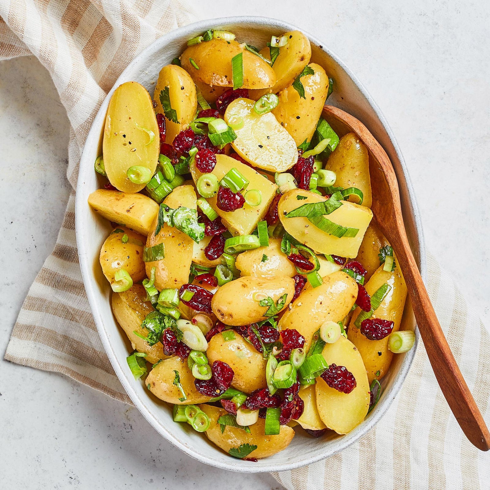 Insalata di patate con mirtilli rossi