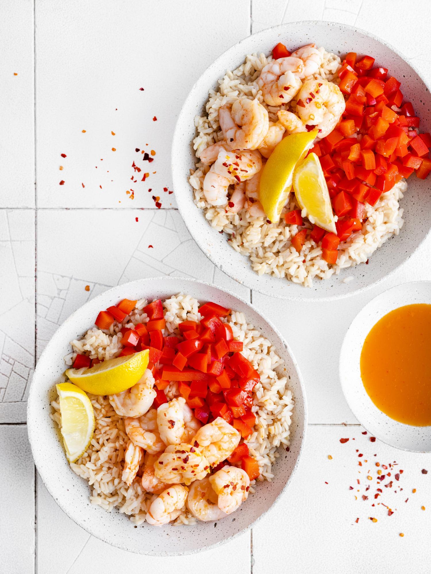 Ciotola di gamberetti con salsa all'ananas