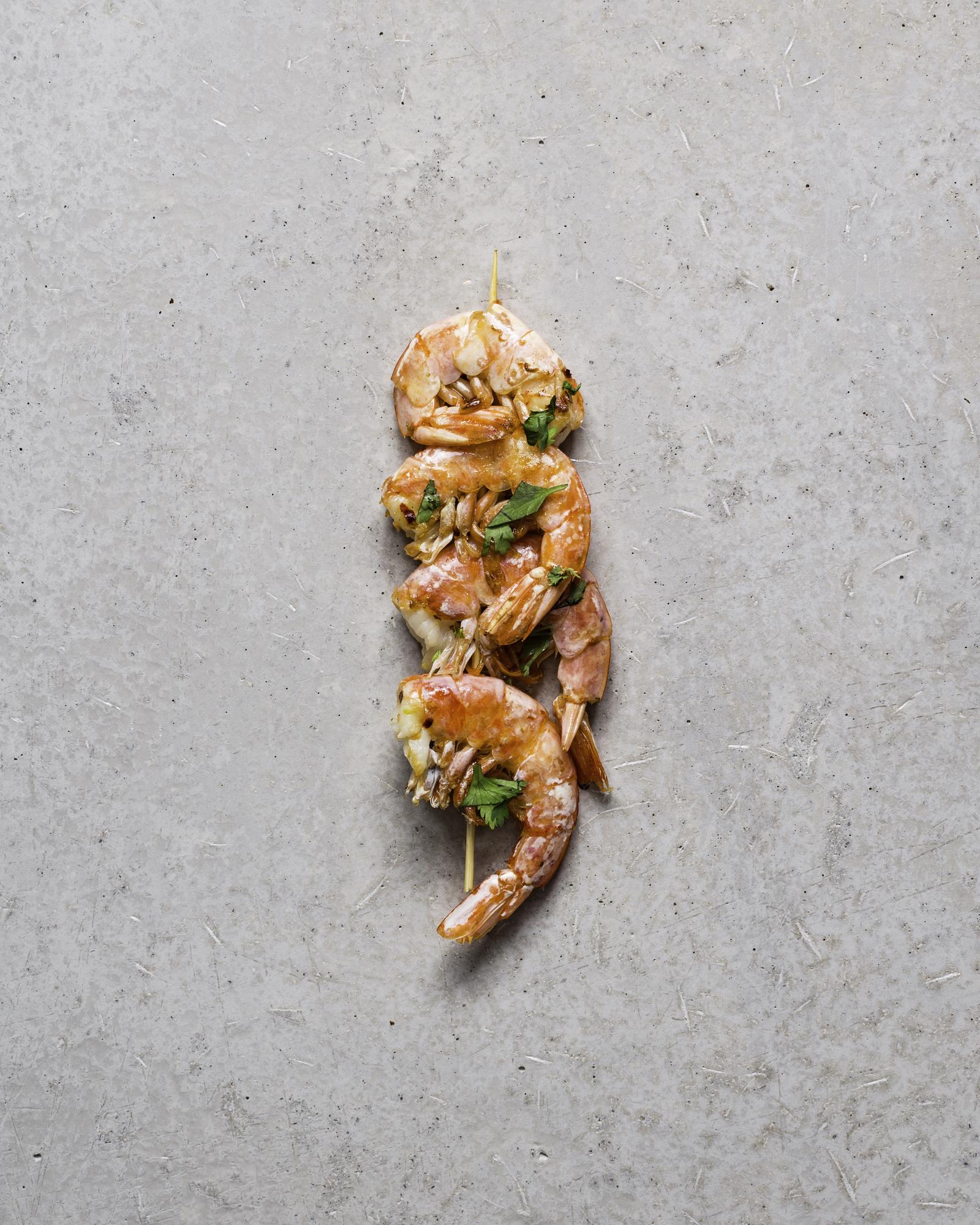 Spiedino di gamberi con chilli e lime