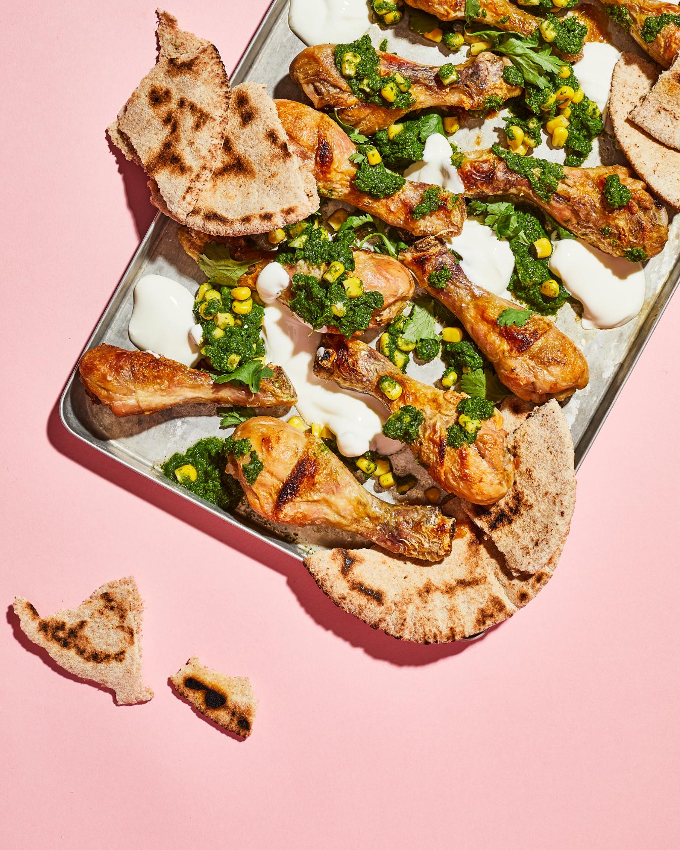 Cosce di pollo con salsa al coriandolo e mais