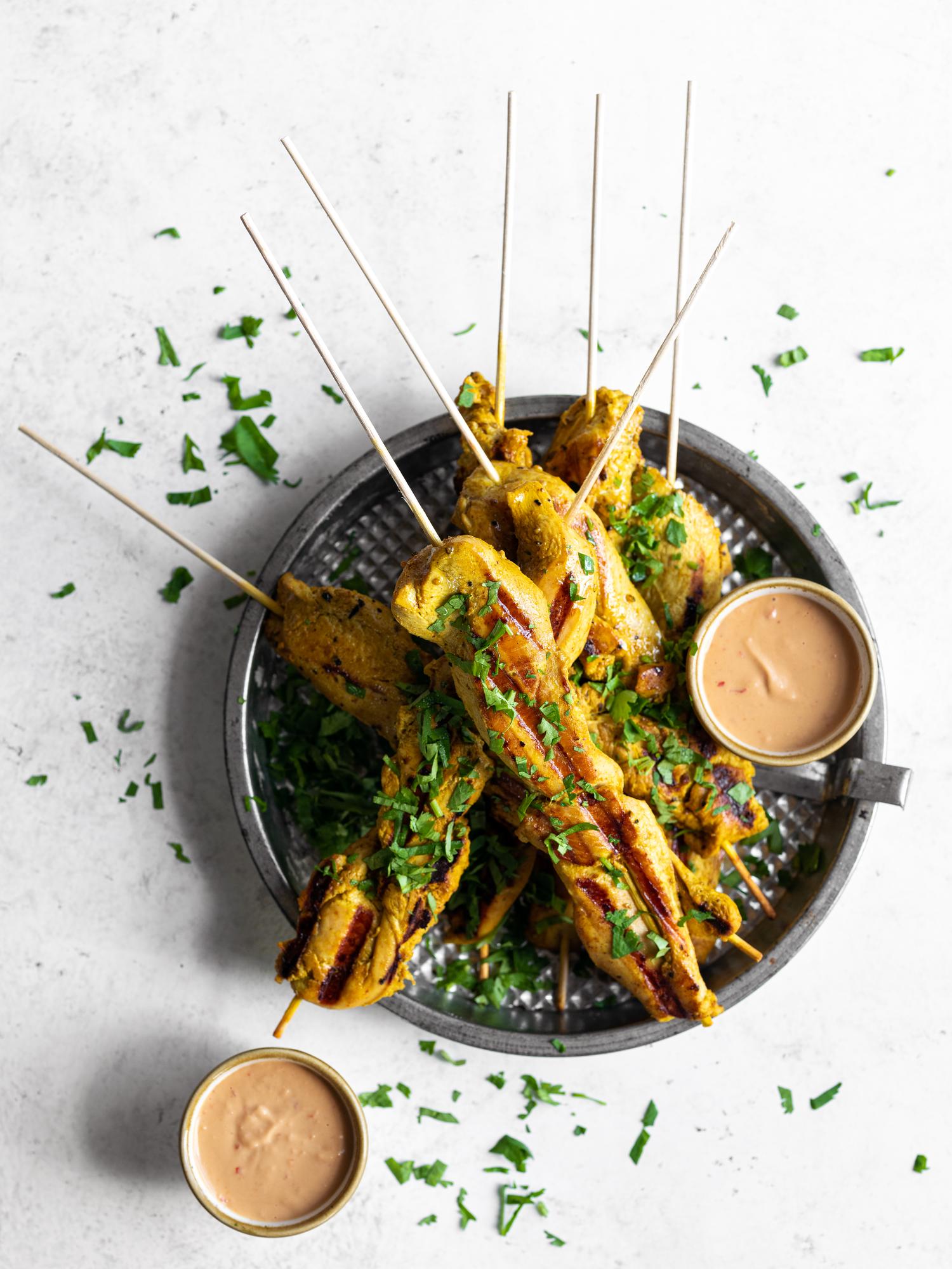Spiedini di pollo con salsa di arachidi