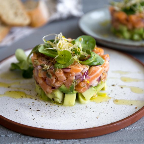 Tartare di salmone con avocado