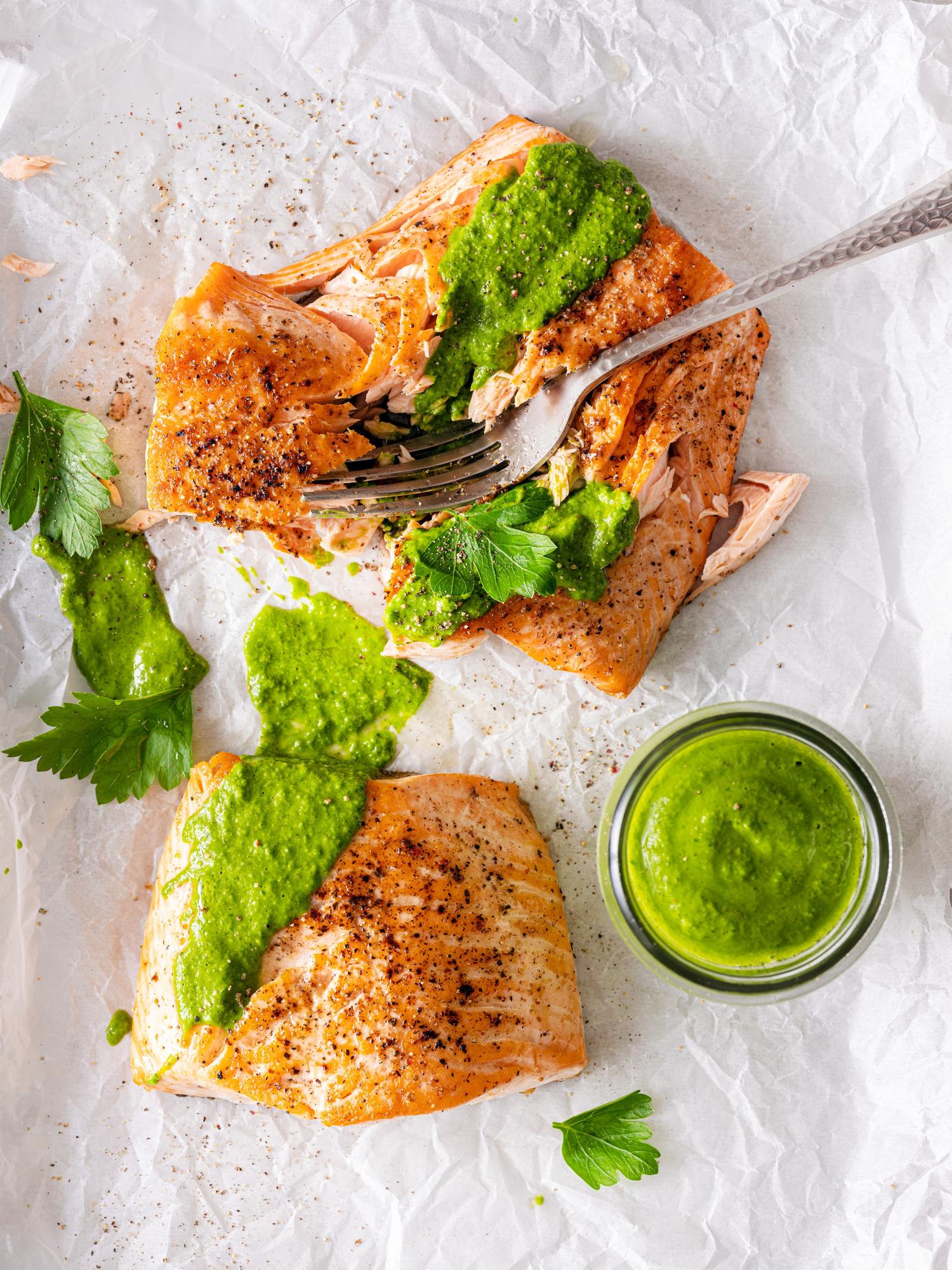 Salmone con salsa al prezzemolo