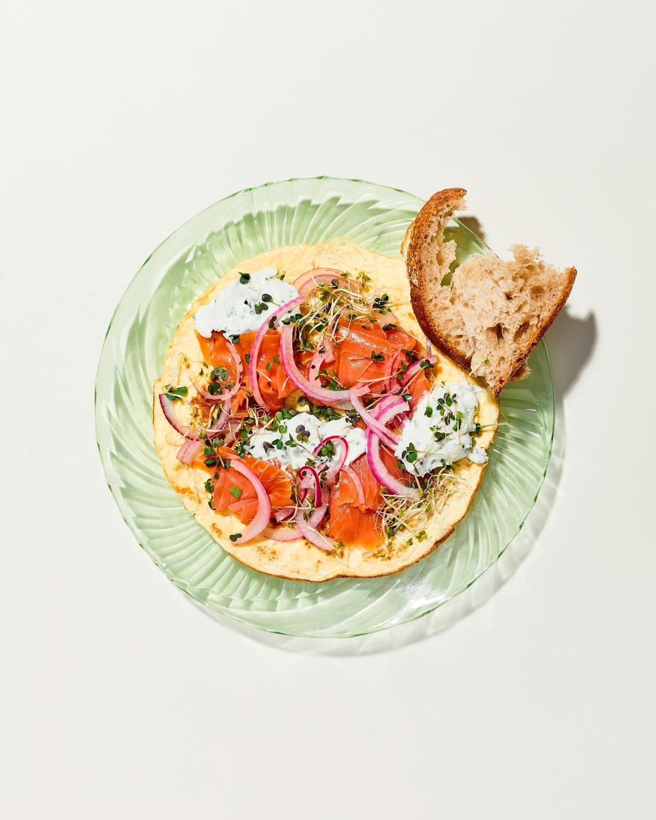 Omelette con ricotta e salmone affumicato