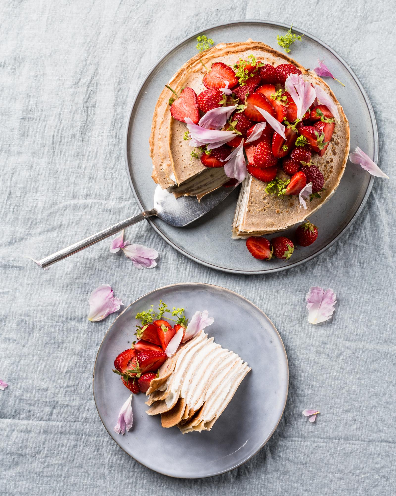 Torta di crepes con fragole