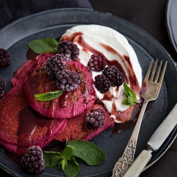 Pancake alla barbabietola rossa
