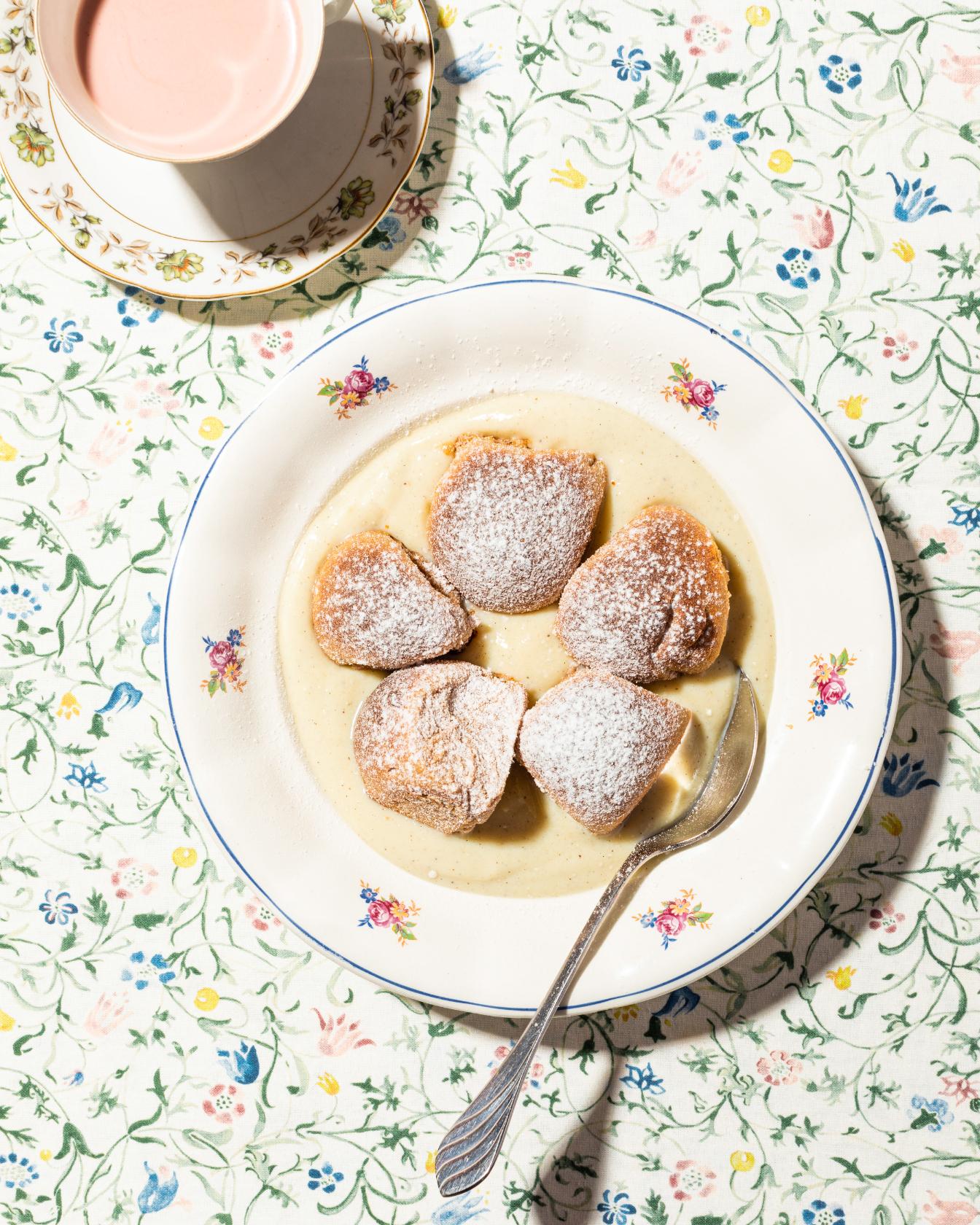 Buchteln proteici con crema alla vaniglia