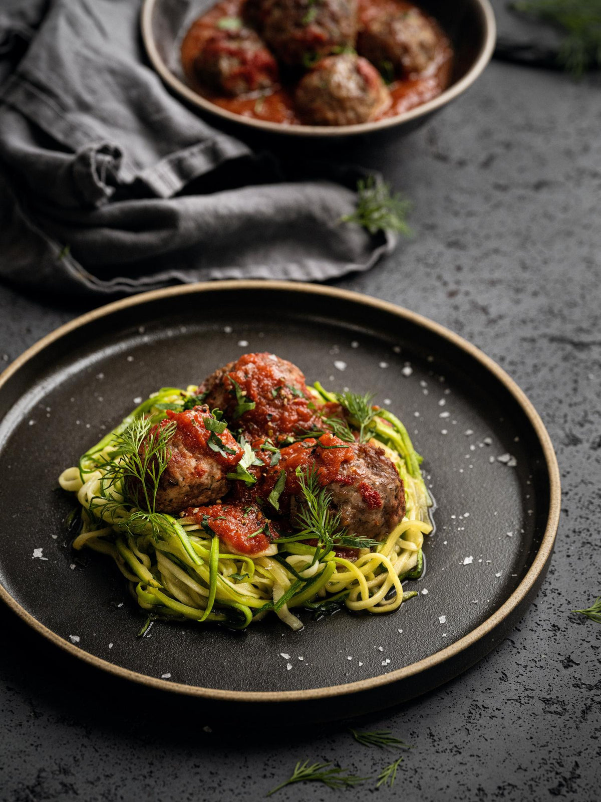 Polpette di tacchino macinato con aneto e tagliatelle di zucchine