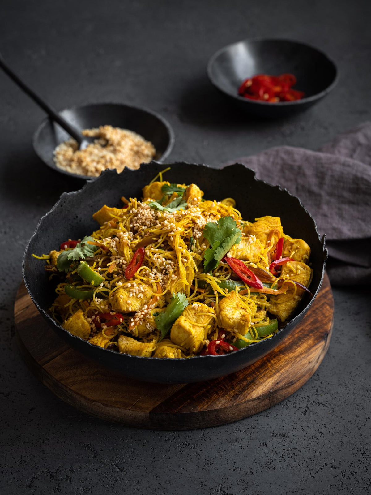 Noodles di riso con pollo al curry