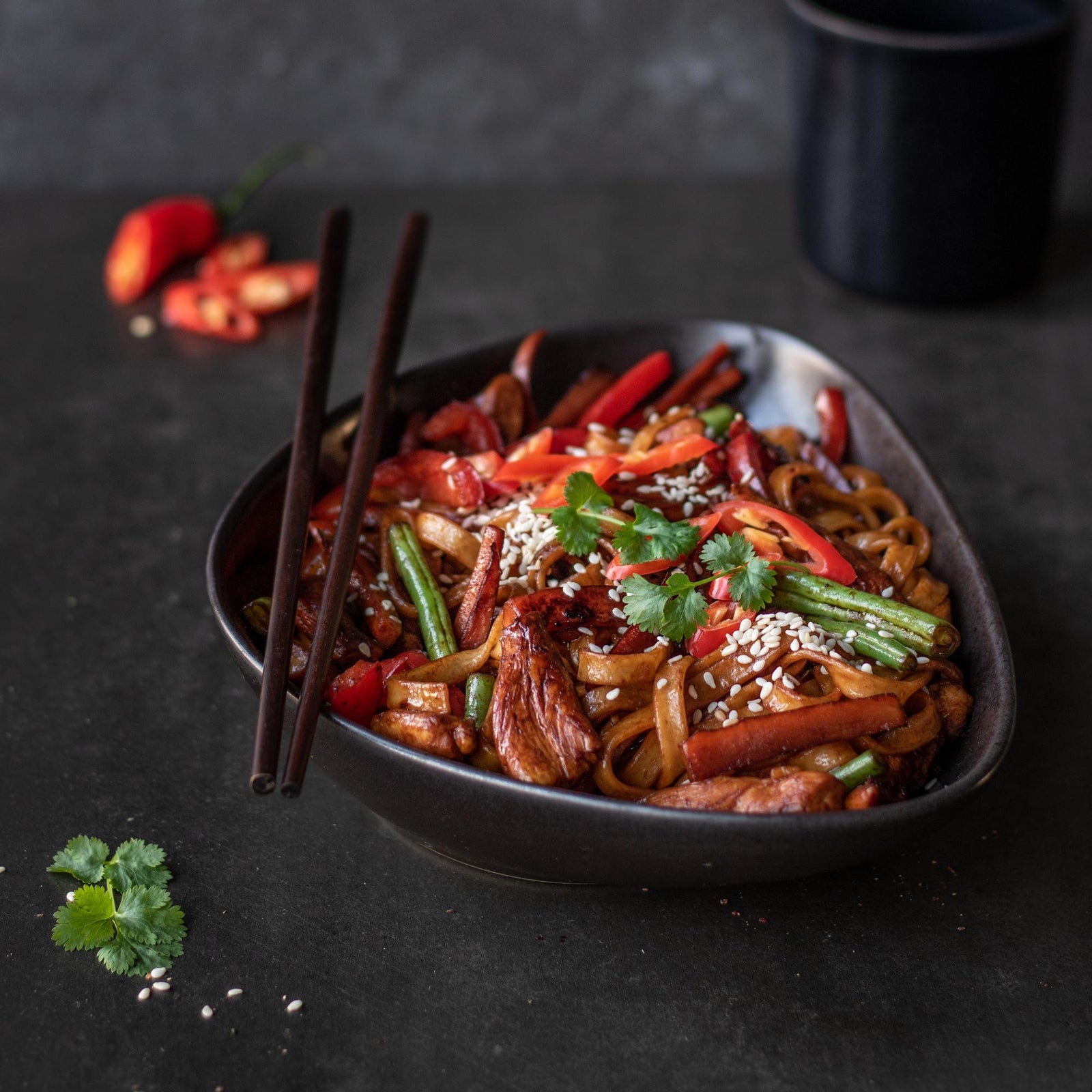 Noodles di riso con pollo