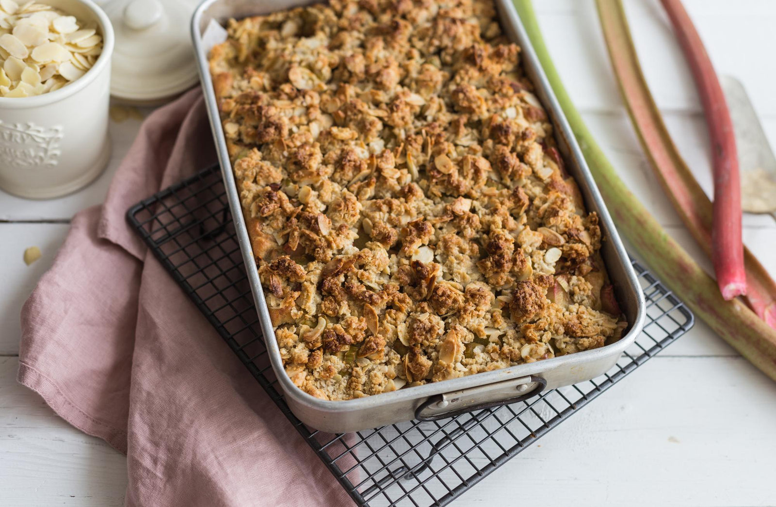 Torta di rabarbaro con crumble