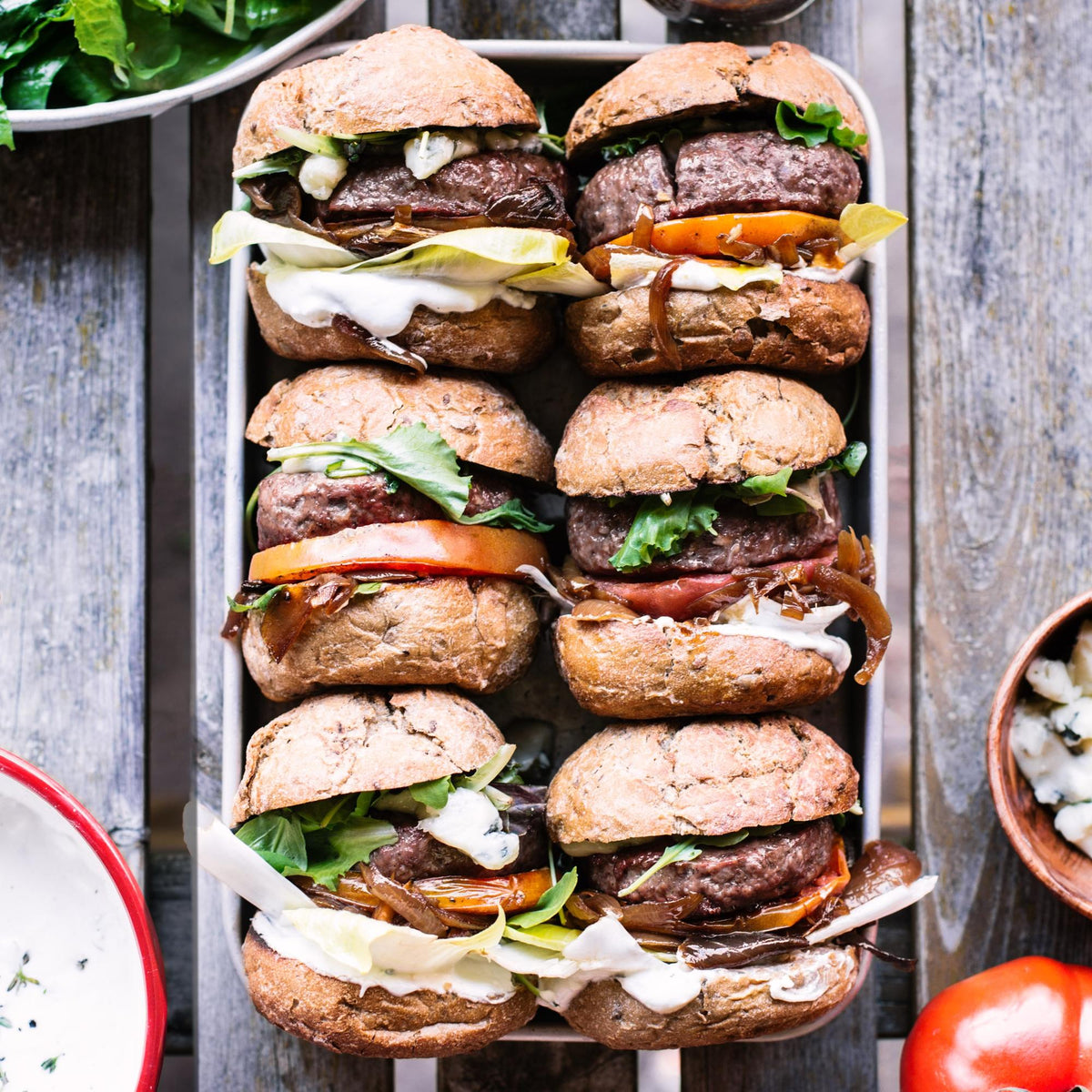 Burger di manzo con marmellata di cipolle