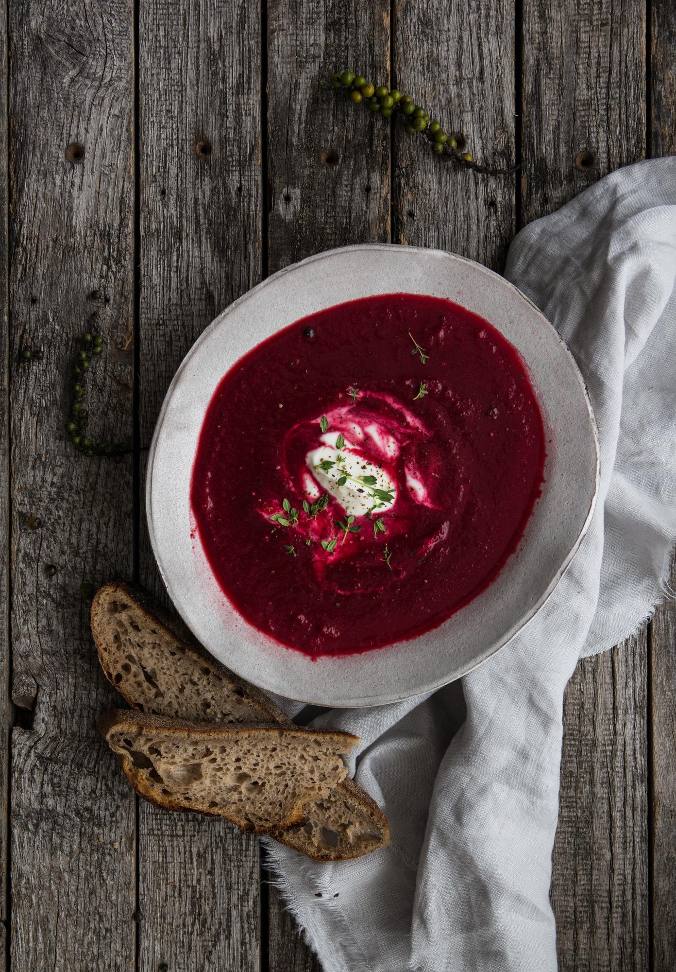 Zuppa di barbabietola rossa