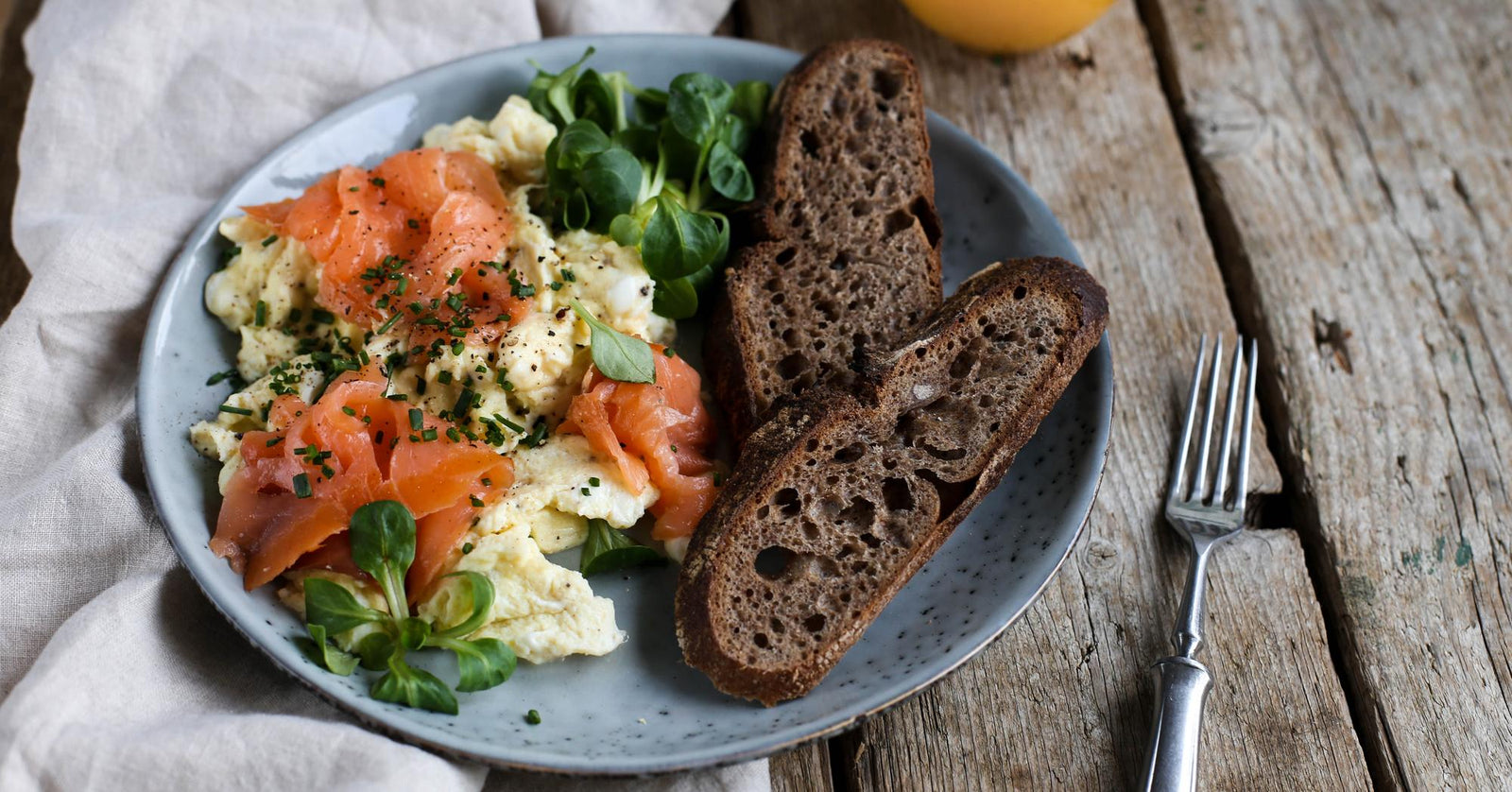 Uova strapazzate con salmone affumicato