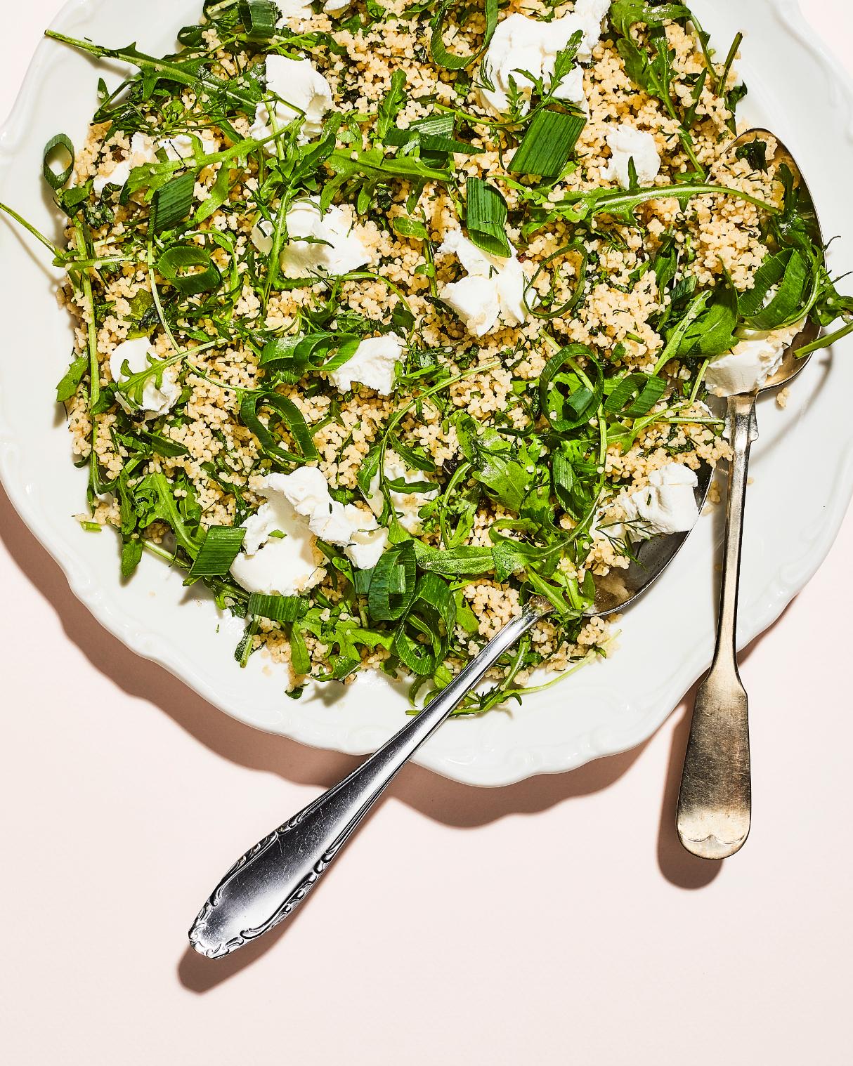 Insalata con cous cous e formaggio di capra