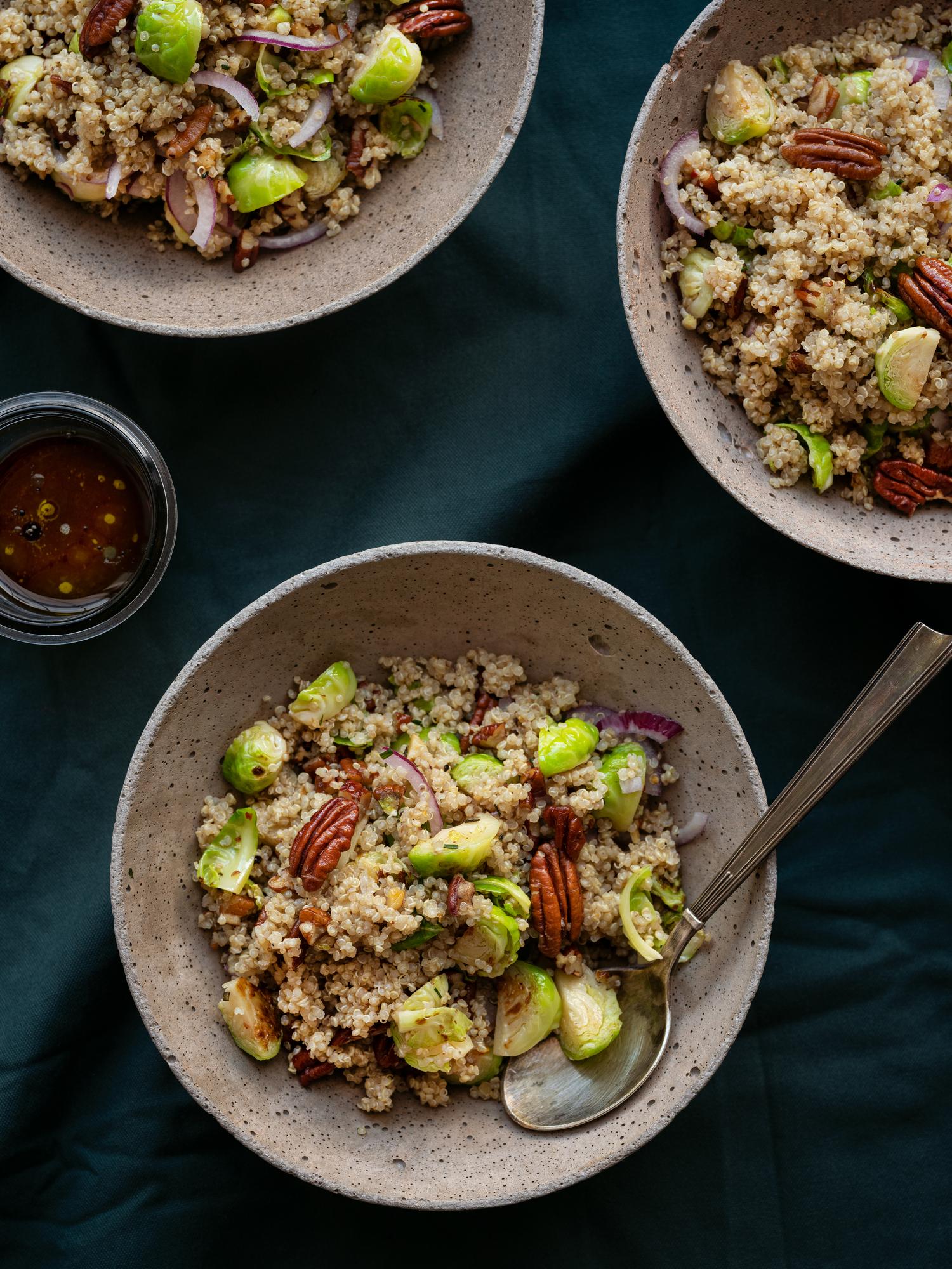 Insalata con cavoletti di Bruxelles e noci pecan