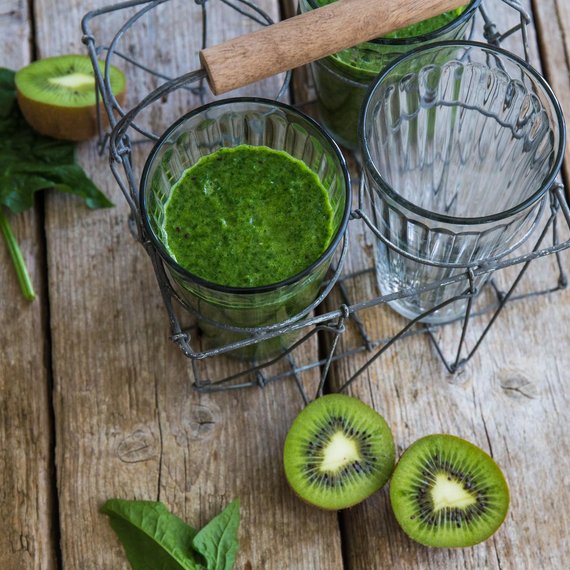 Smoothie agli spinaci e kiwi