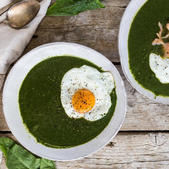 Zuppa di spinaci con uovo in camicia