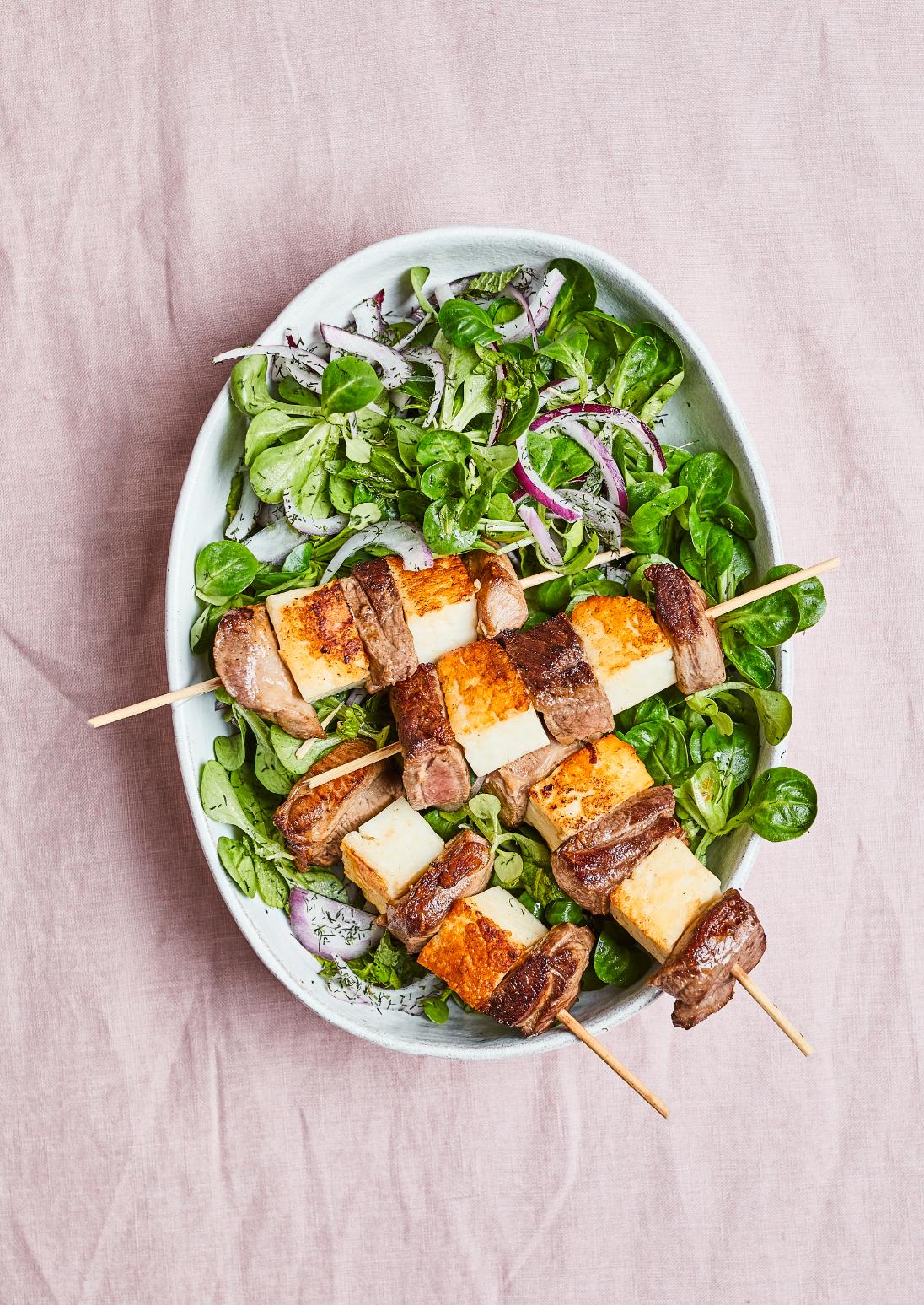 Spiedini di agnello e halloumi