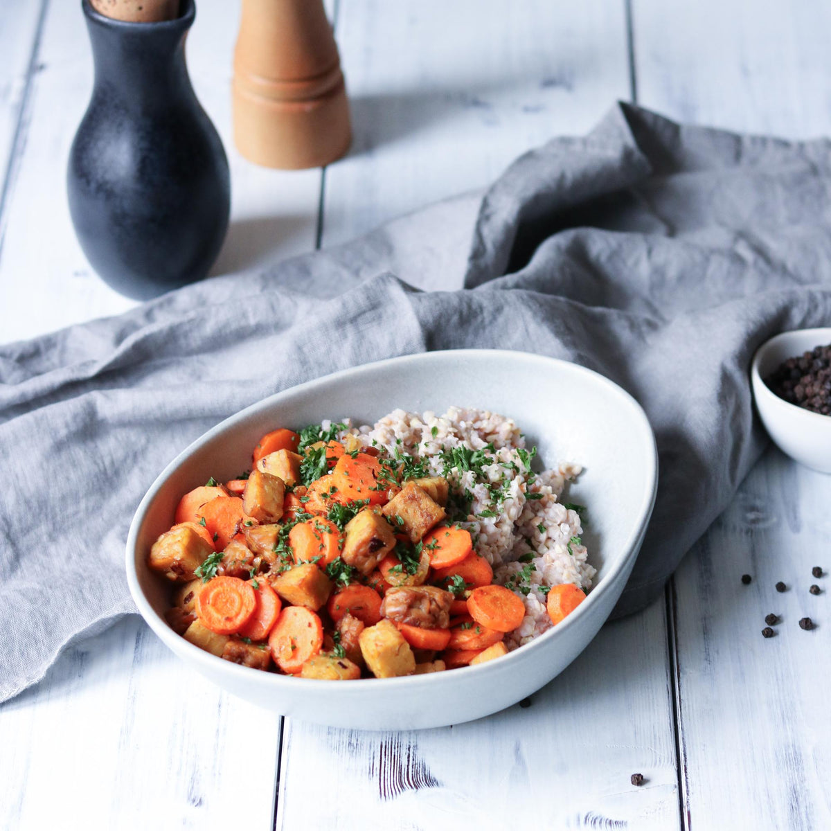 Tempeh con carote e grano saraceno